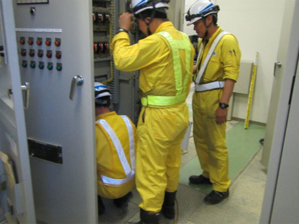 大洲料金所再開のための復旧作業