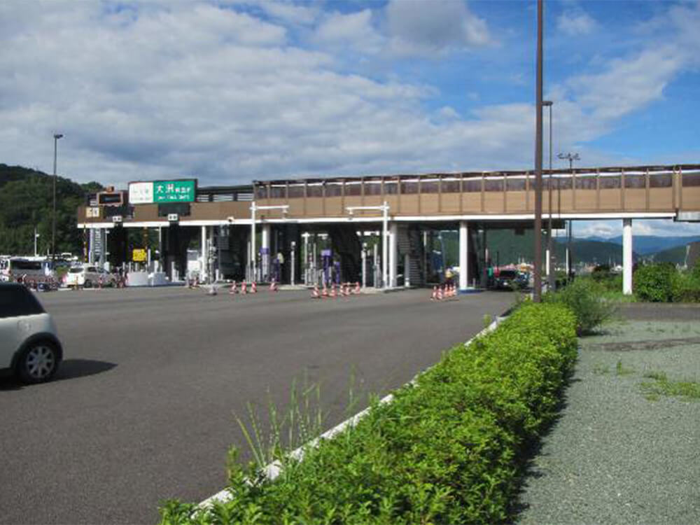 大洲料金所再開のための復旧作業