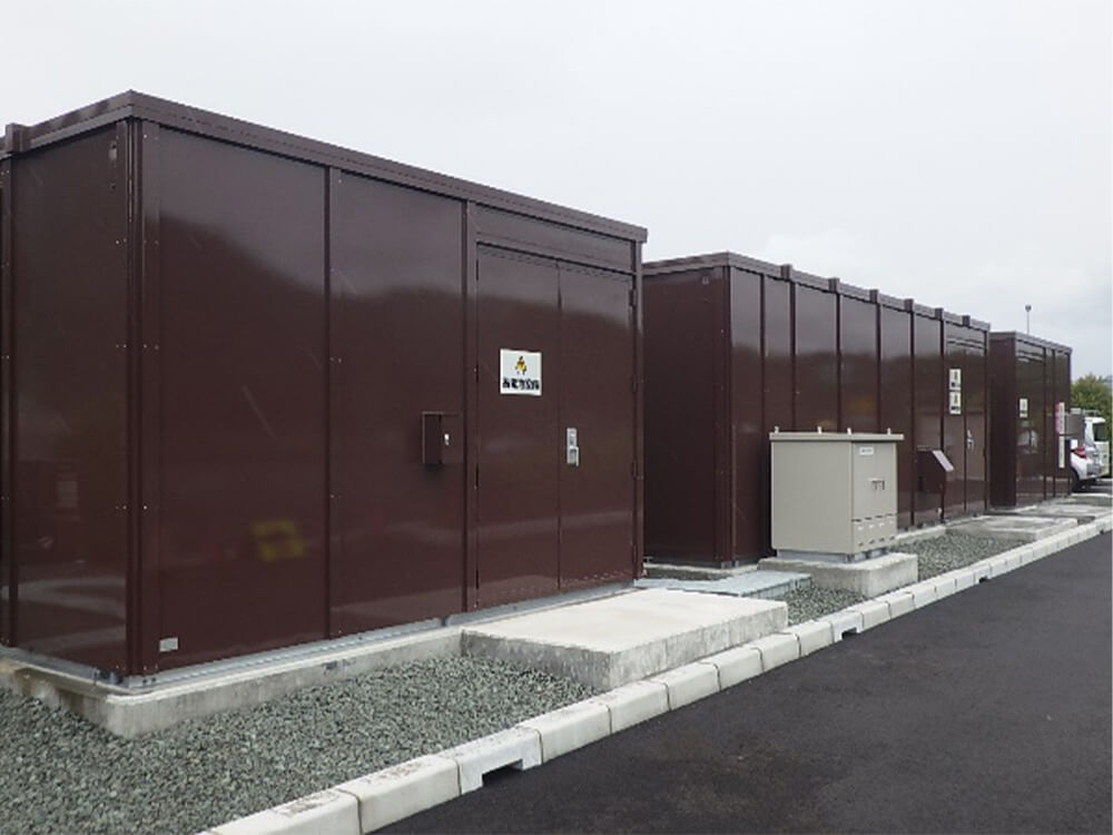 将来に備え、配電盤等を収容した施設を高台に新設