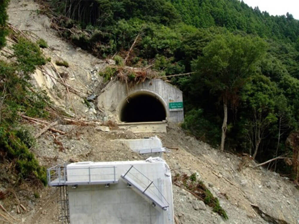 立川橋の被災状況